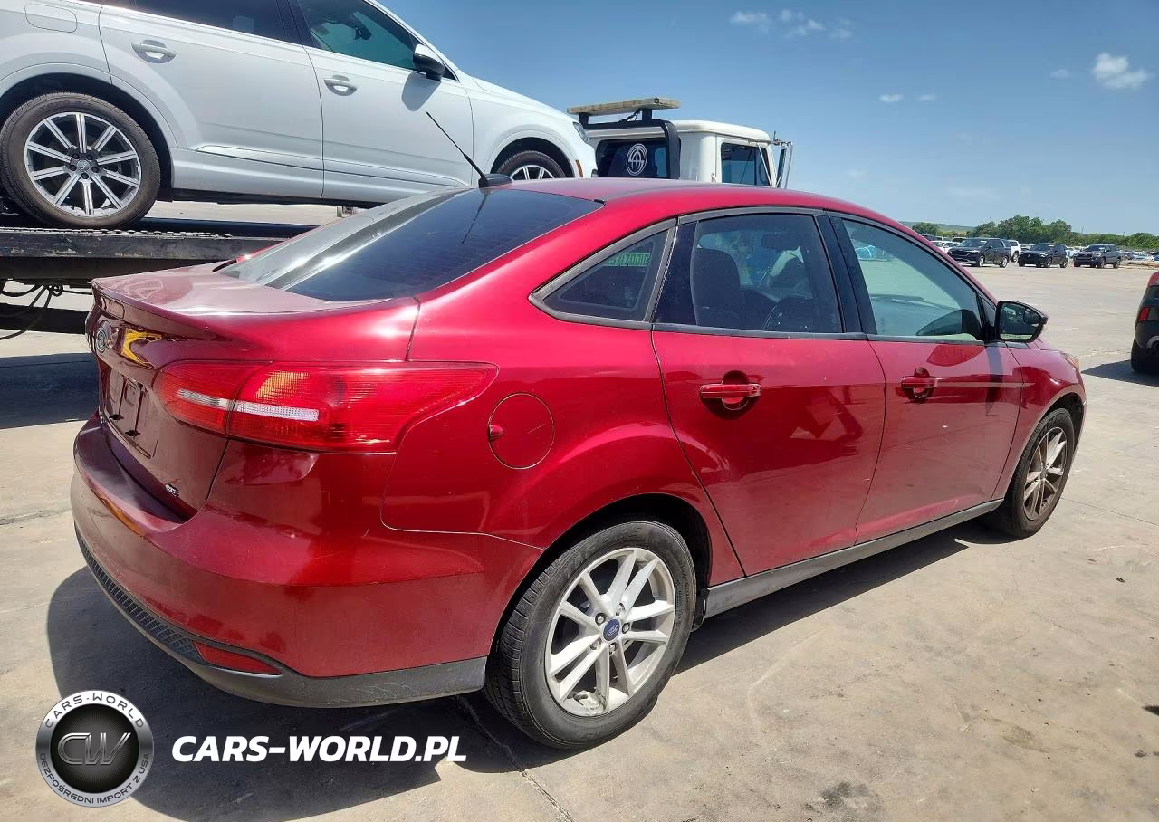 2017 Ford Focus Se VIN:1FADP3F22HL337485 - 3