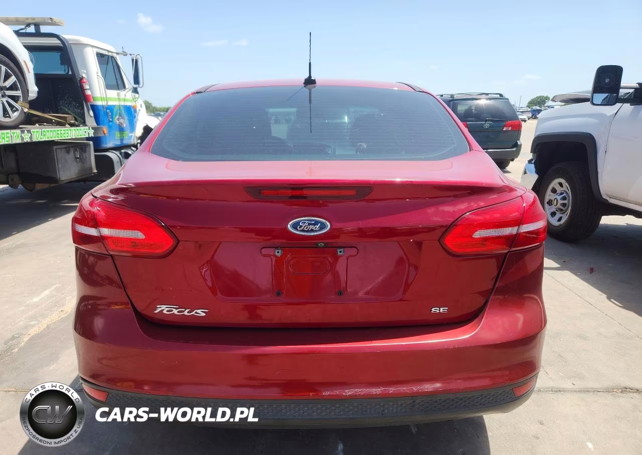 2017 Ford Focus Se VIN:1FADP3F22HL337485 - 6
