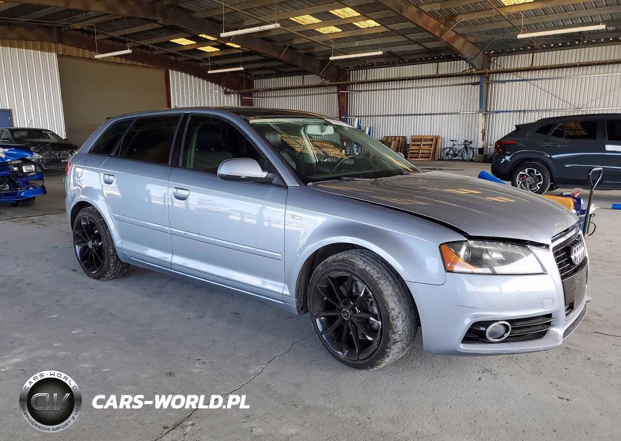 2011 Audi A3 Premium Plus VIN:WAUKEAFM0BA026361 - 4
