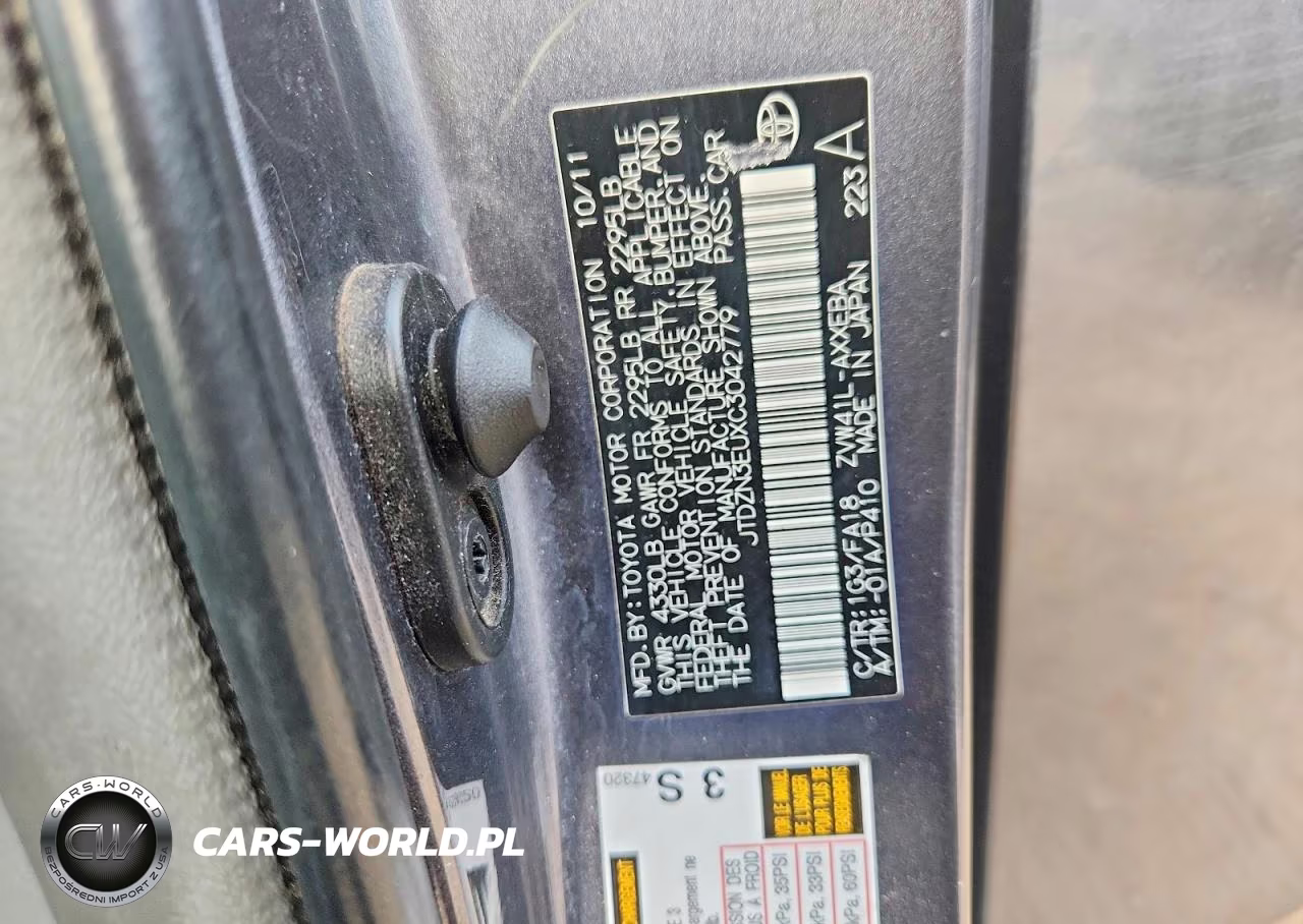 2012 Toyota Prius V Three VIN:JTDZN3EUXC3042779 - 12