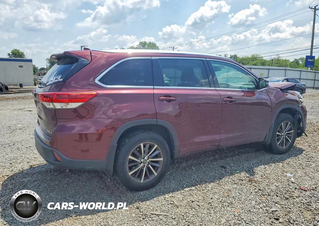 2017 Toyota Highlander VIN:5TDJZRFH9HS400224 - 3