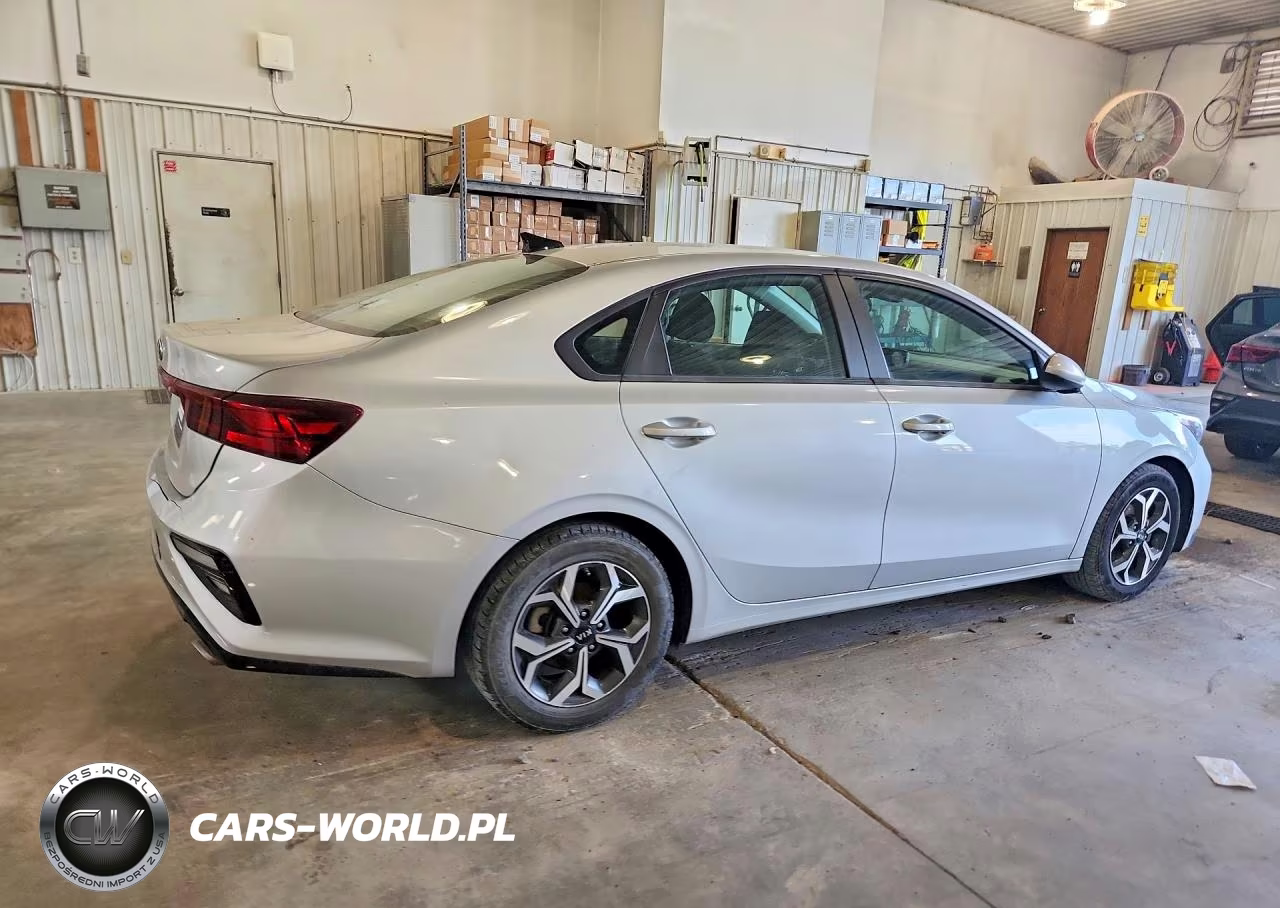 2021 Kia Forte Lxs VIN:3KPF24AD8ME362779 - 3