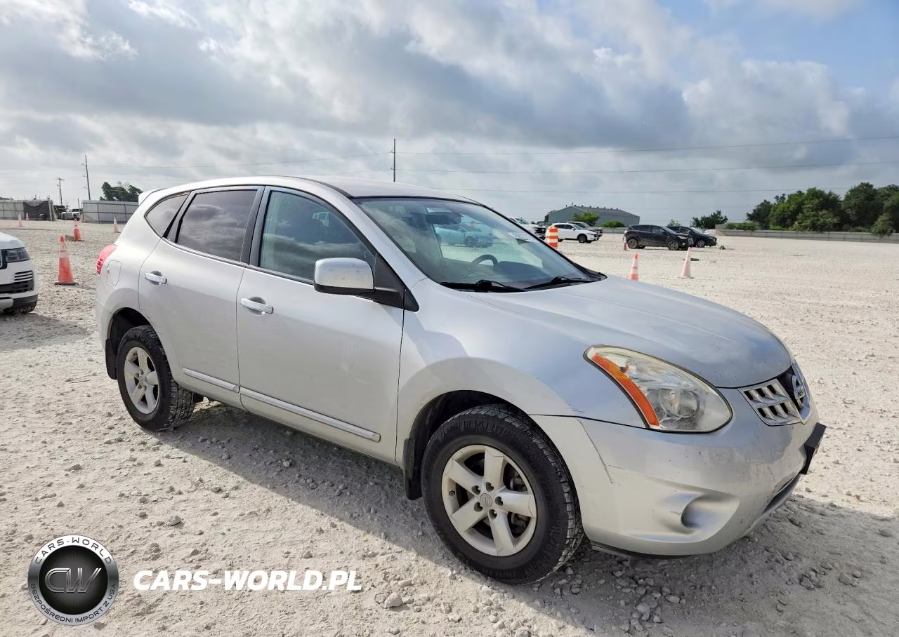 2013 Nissan Rogue S VIN:JN8AS5MTXDW038973 - 4