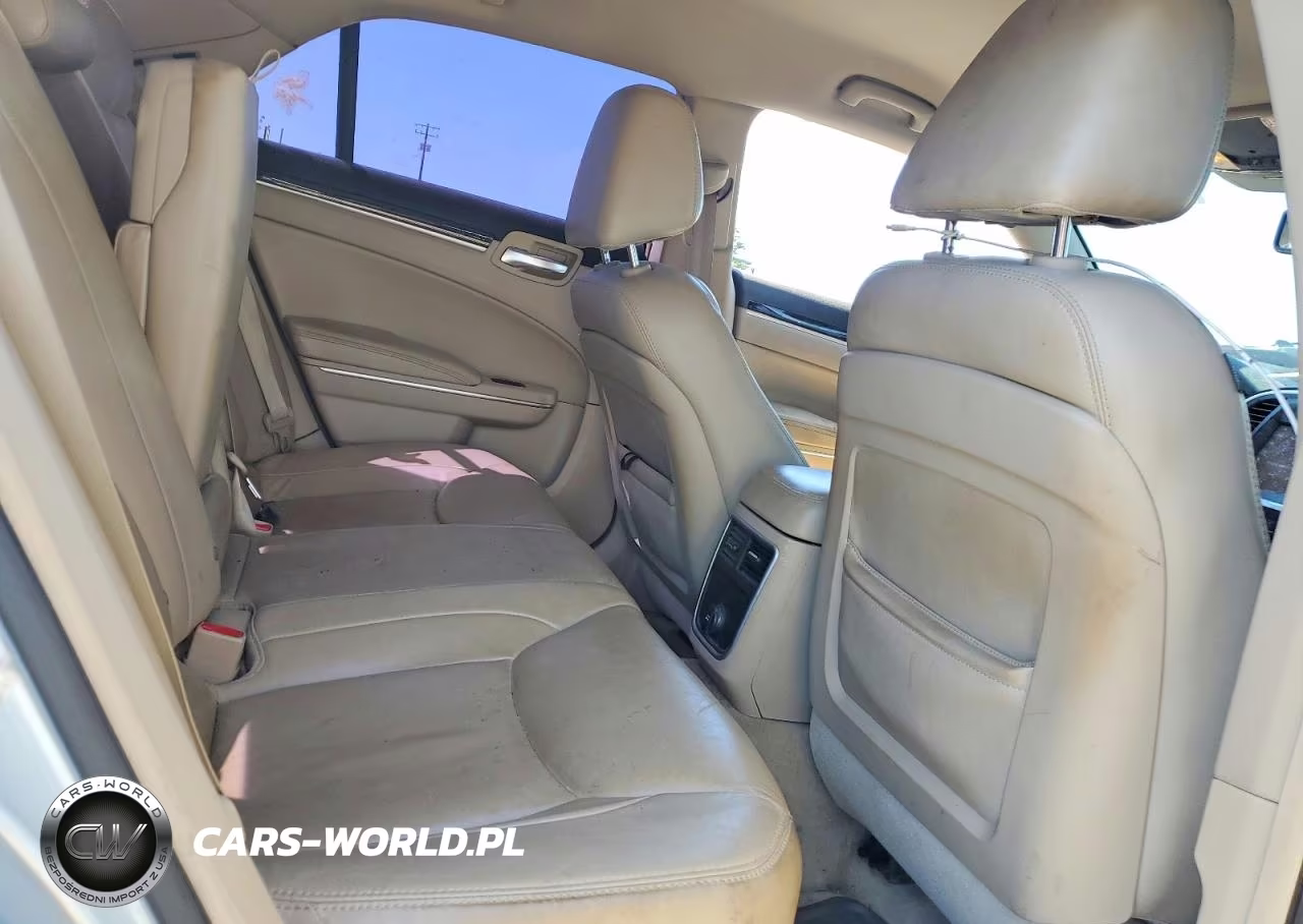 2013 Chrysler 300 VIN:2C3CCAAG9DH599363 - 10