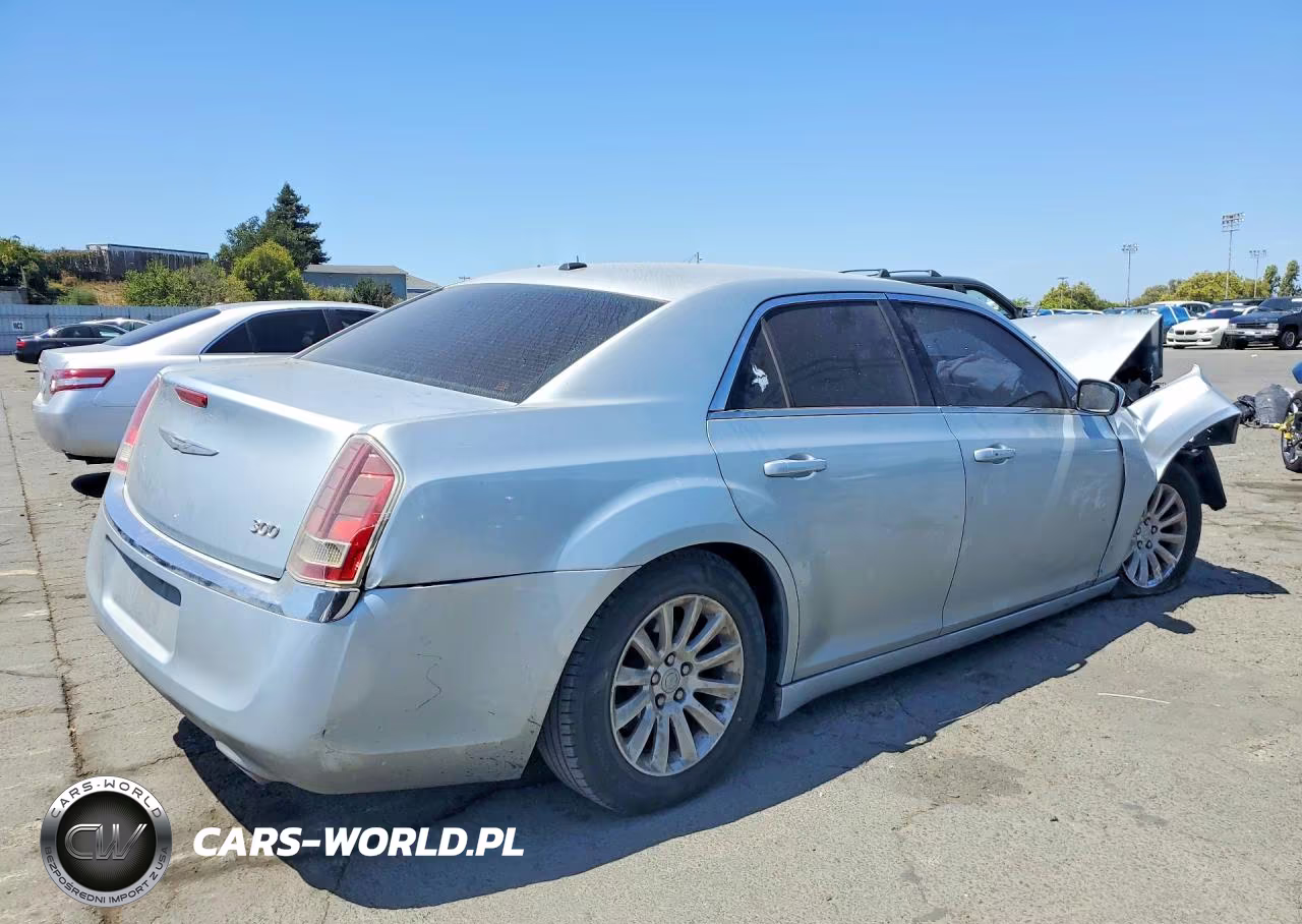 2013 Chrysler 300 VIN:2C3CCAAG9DH599363 - 3