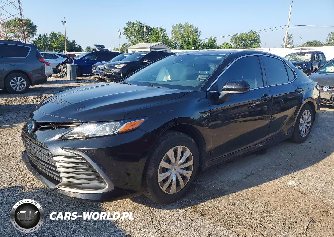 2022 Toyota Camry Le – zdjęcie 1 z 12