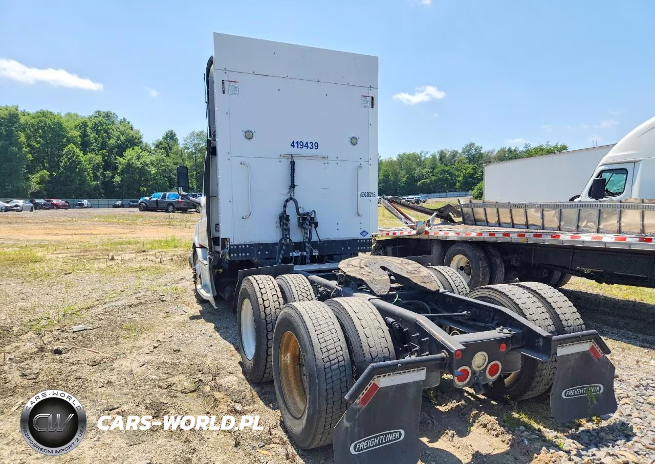 2019 Freightliner Cascadia 116 VIN:1FUJHTFW0KLKT2439 - 3