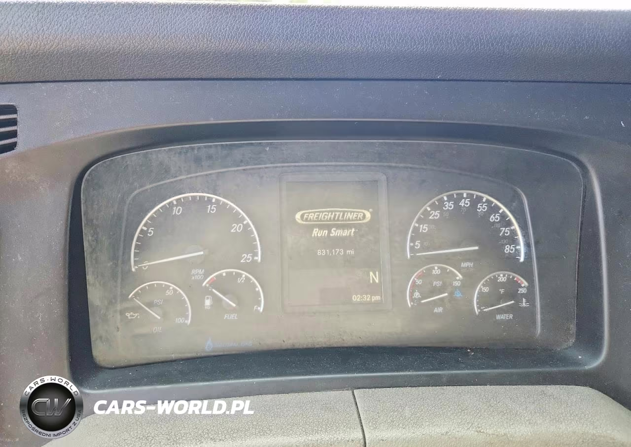 2019 Freightliner Cascadia 116 VIN:1FUJHTFW0KLKT2439 - 8