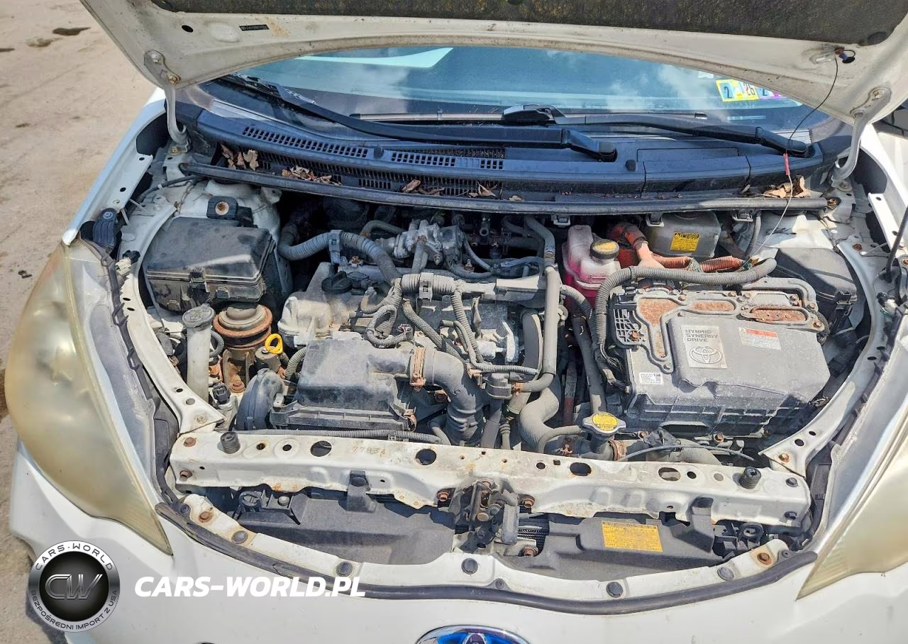 2012 Toyota Prius C Two VIN:JTDKDTB35C1512941 - 11