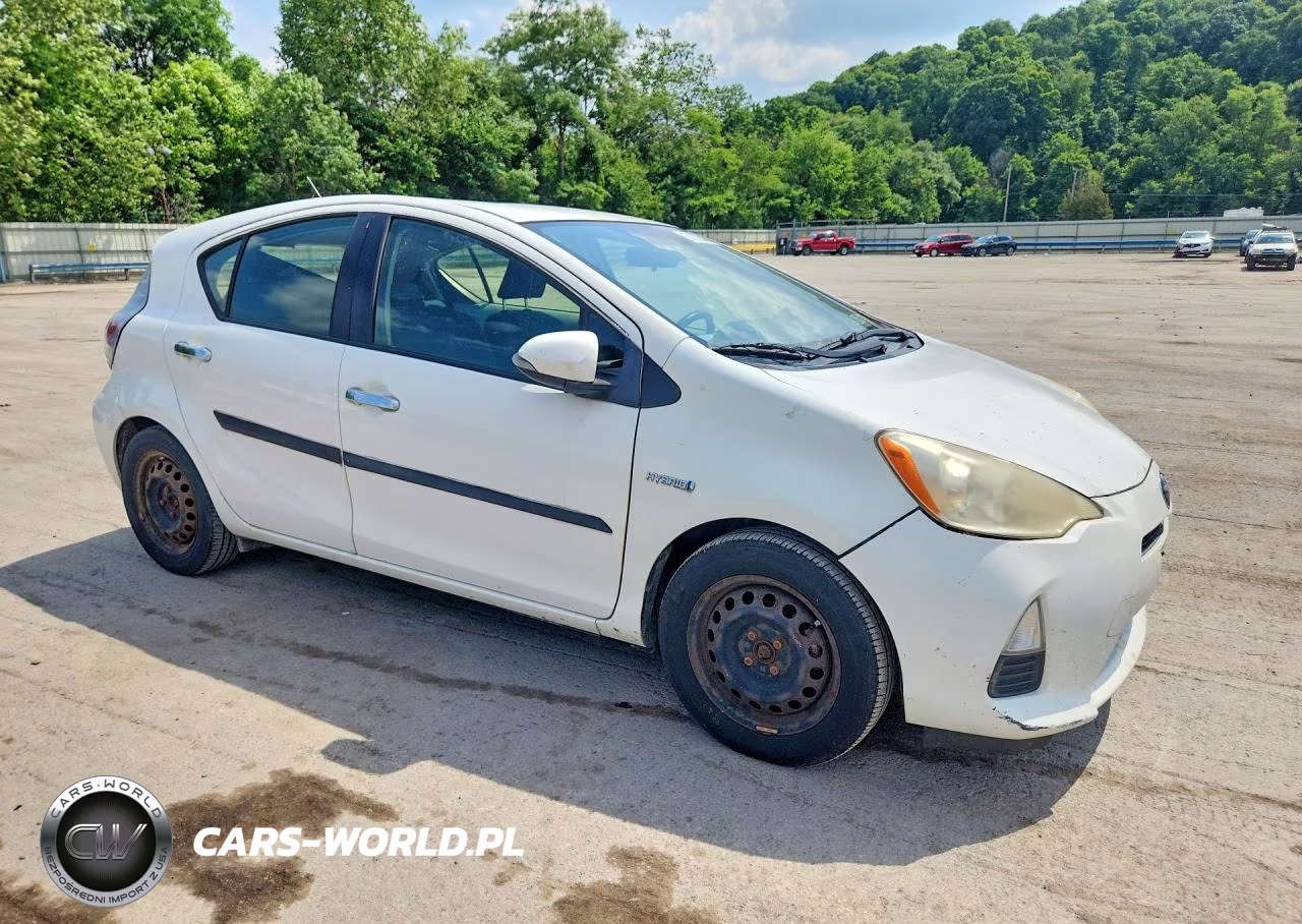 2012 Toyota Prius C Two VIN:JTDKDTB35C1512941 - 4