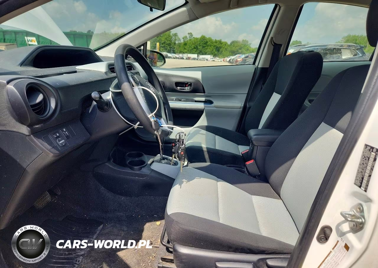 2012 Toyota Prius C Two VIN:JTDKDTB35C1512941 - 7