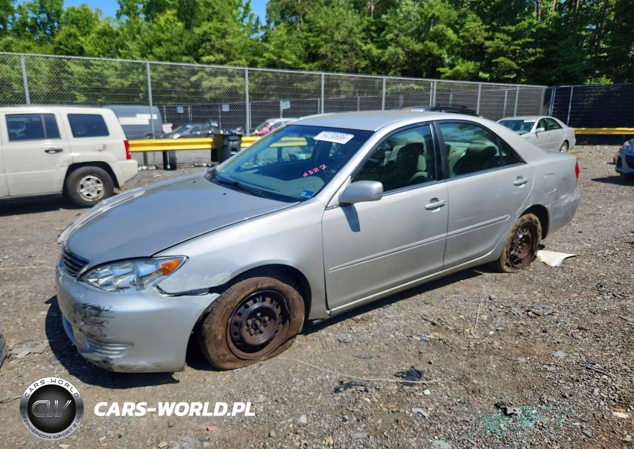 2005 Toyota Camry Le – zdjęcie 1 z 12