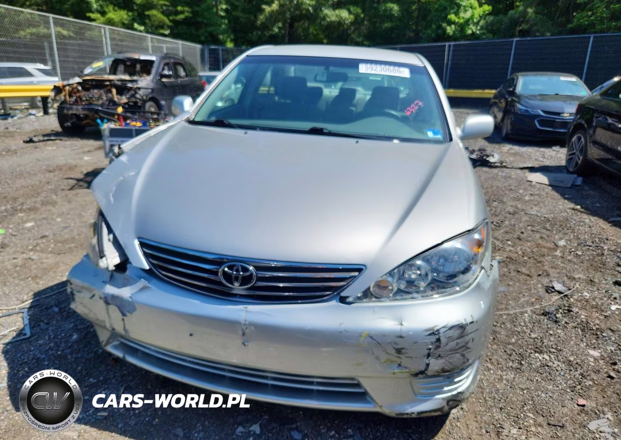 2005 Toyota Camry Le VIN:4T1BE30K35U420537 - 5