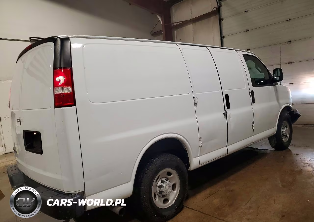 2018 Chevrolet Express G2500 VIN:1GCWGAFP5J1292952 - 3