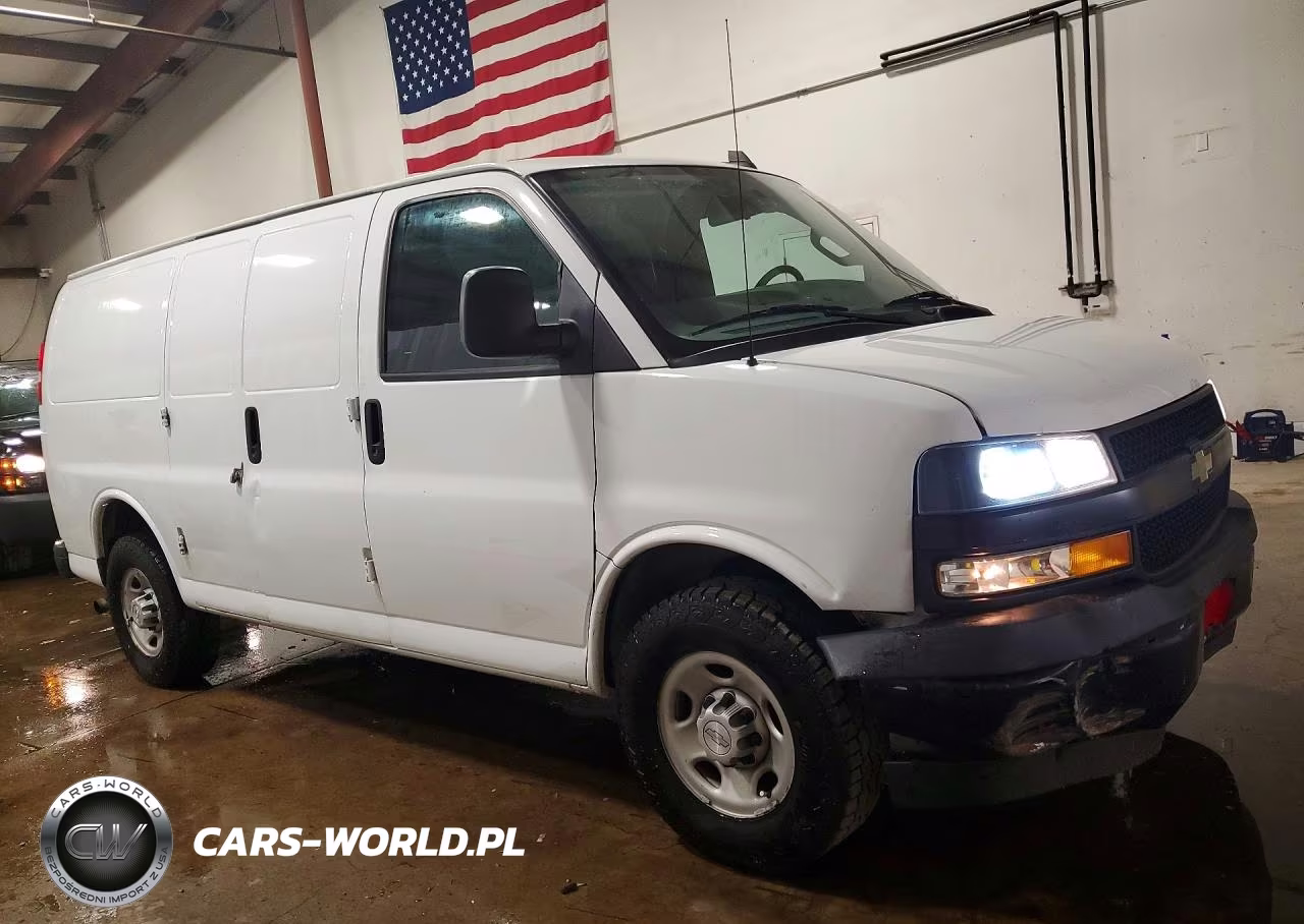 2018 Chevrolet Express G2500 VIN:1GCWGAFP5J1292952 - 4