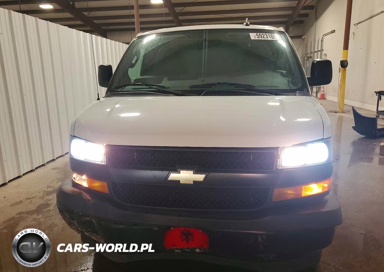 2018 Chevrolet Express G2500 VIN:1GCWGAFP5J1292952 - 5