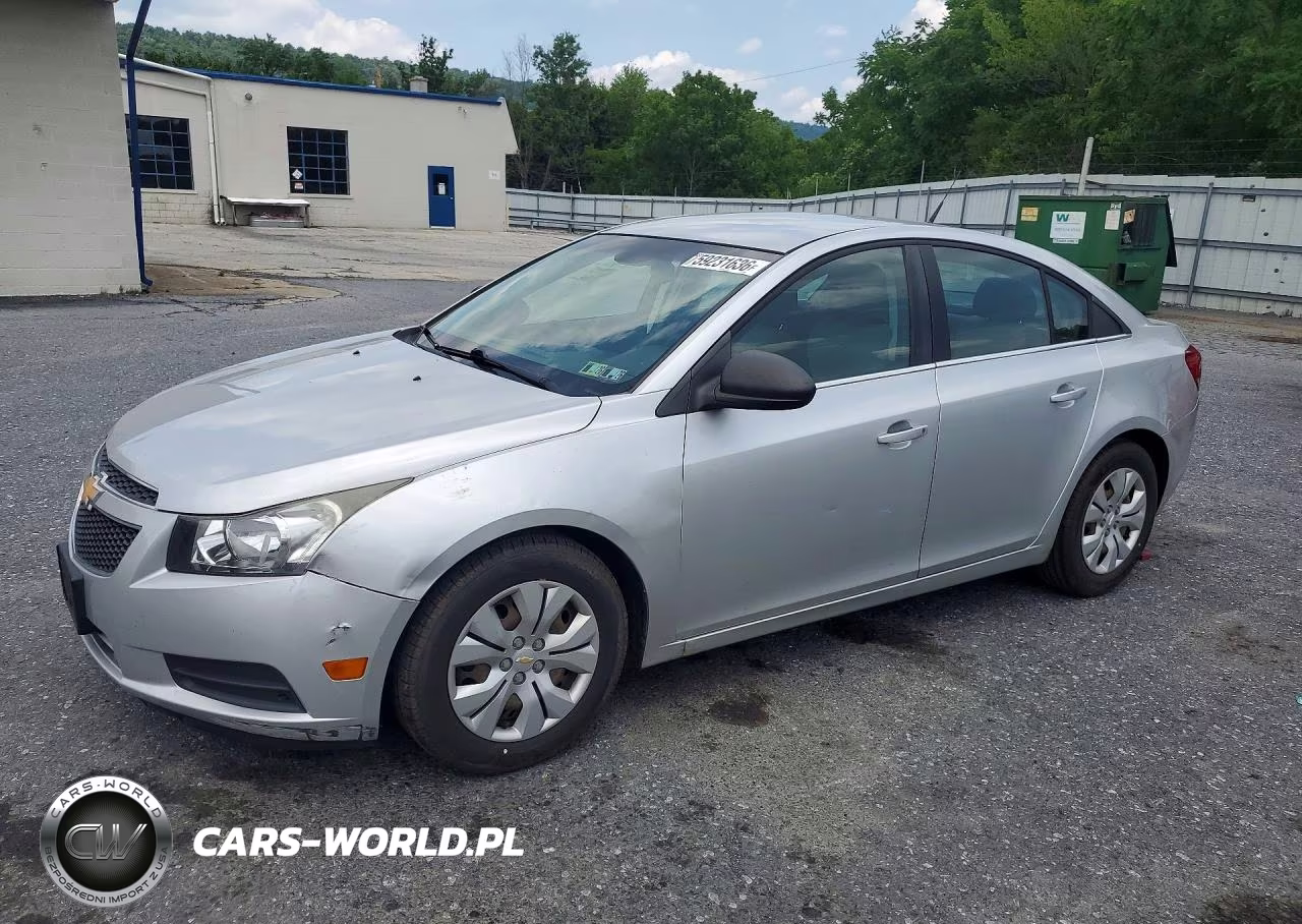 2012 Chevrolet Cruze Ls – zdjęcie 1 z 12