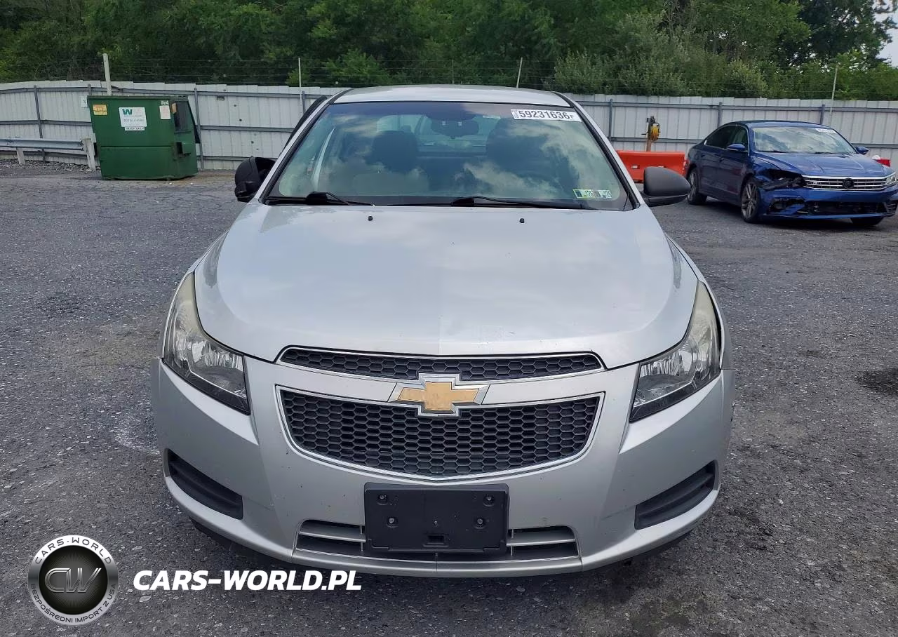 2012 Chevrolet Cruze Ls VIN:1G1PC5SH7C7303612 - 5