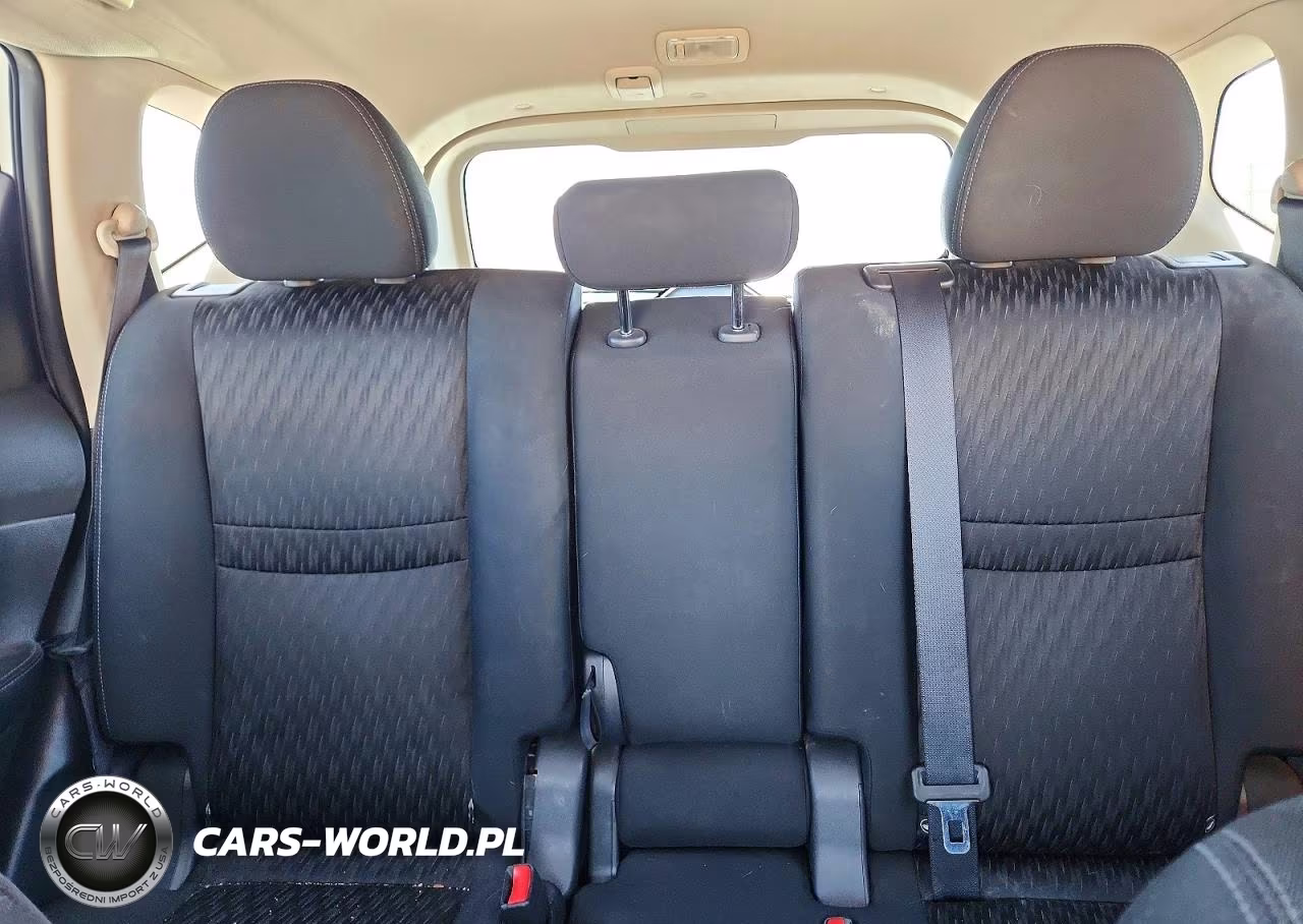 2018 Nissan Rogue S VIN:KNMAT2MTXJP612310 - 10