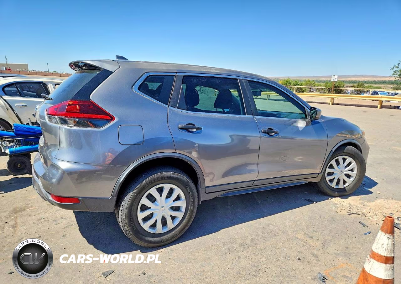 2018 Nissan Rogue S VIN:KNMAT2MTXJP612310 - 3