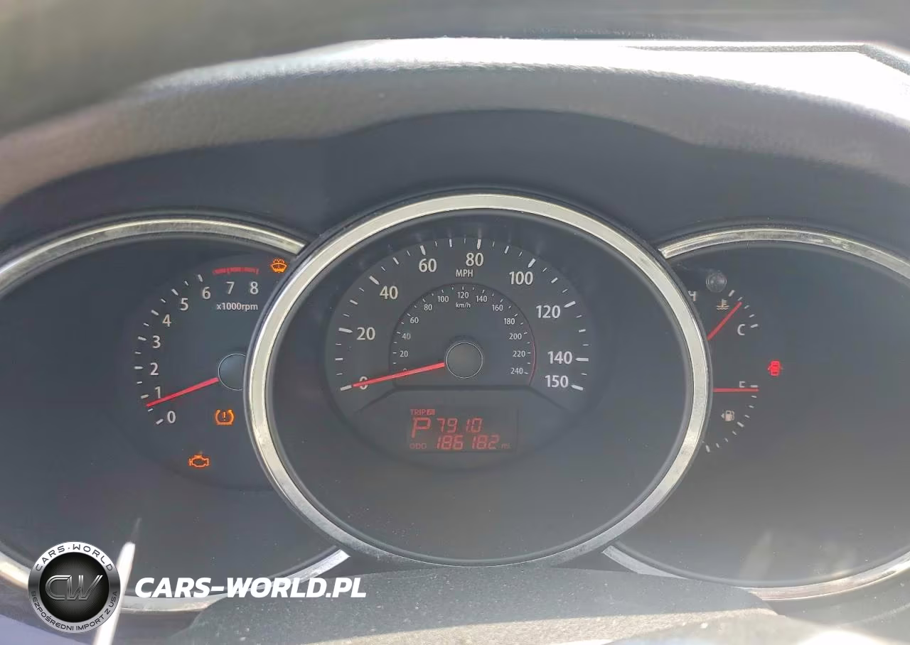2011 Kia Sorento Lx VIN:5XYKT3A13BG117948 - 9