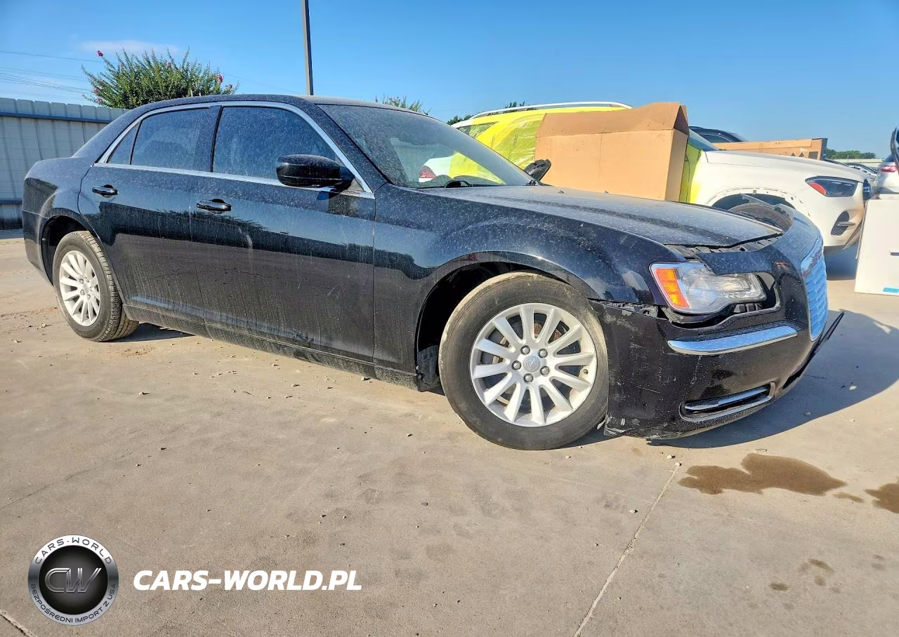 2014 Chrysler 300 VIN:2C3CCAAG5EH207397 - 4
