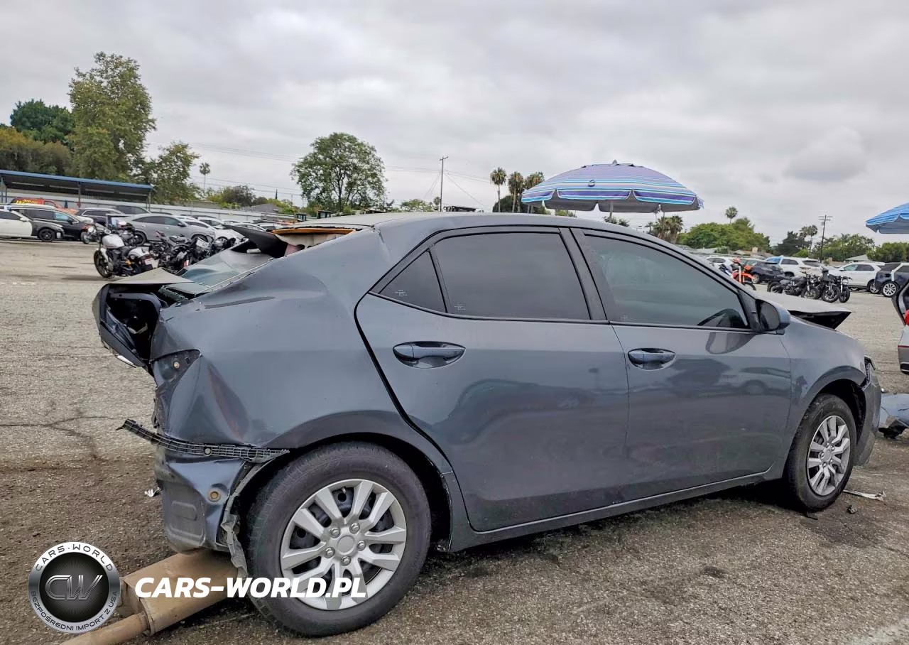2015 Toyota Corolla L VIN:5YFBURHE2FP346891 - 3
