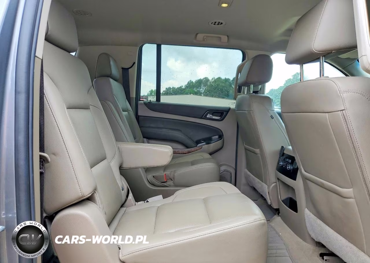 2019 Chevrolet Suburban K1500 Premier VIN:1GNSKJKC3KR246630 - 11