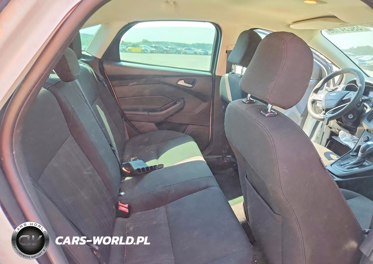 2015 Ford Focus Se VIN:1FADP3F27FL205738 - 10