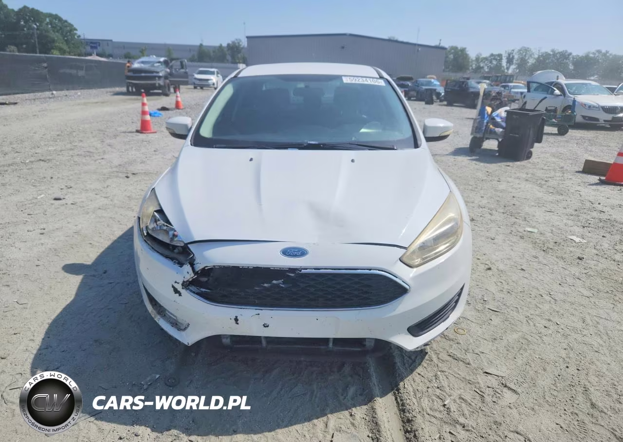 2015 Ford Focus Se VIN:1FADP3F27FL205738 - 5