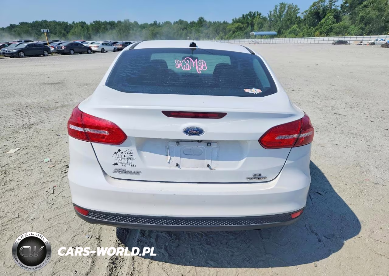 2015 Ford Focus Se VIN:1FADP3F27FL205738 - 6