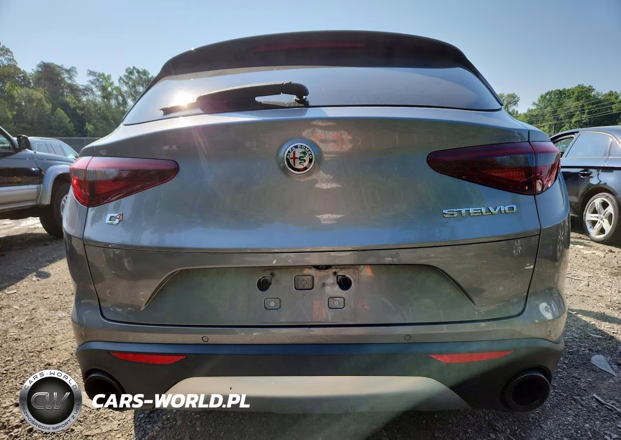 2018 Alfa Romeo Stelvio VIN:ZASFAKAN3J7B96187 - 6