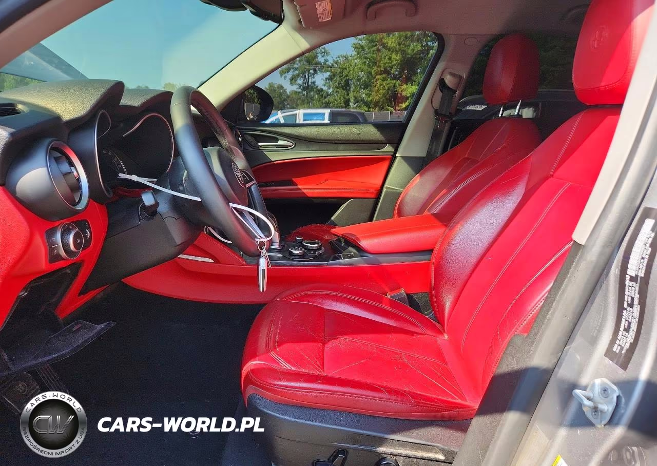 2018 Alfa Romeo Stelvio VIN:ZASFAKAN3J7B96187 - 7