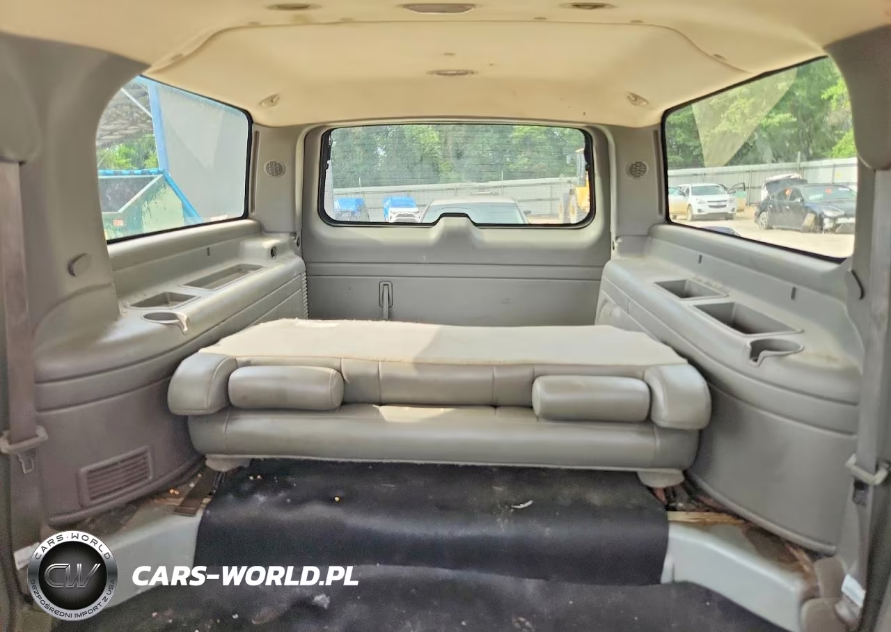 2004 Chevrolet Suburban C1500 VIN:3GNEC16Z94G290353 - 10