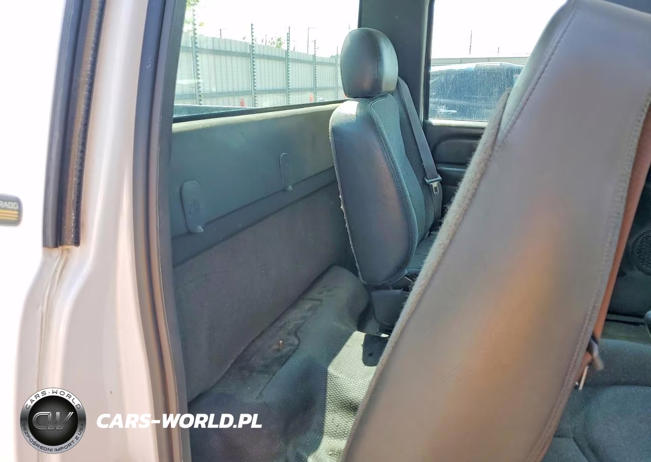 2003 Chevrolet Silverado K2500 Heavy Duty VIN:1GCHK24U23E200228 - 10
