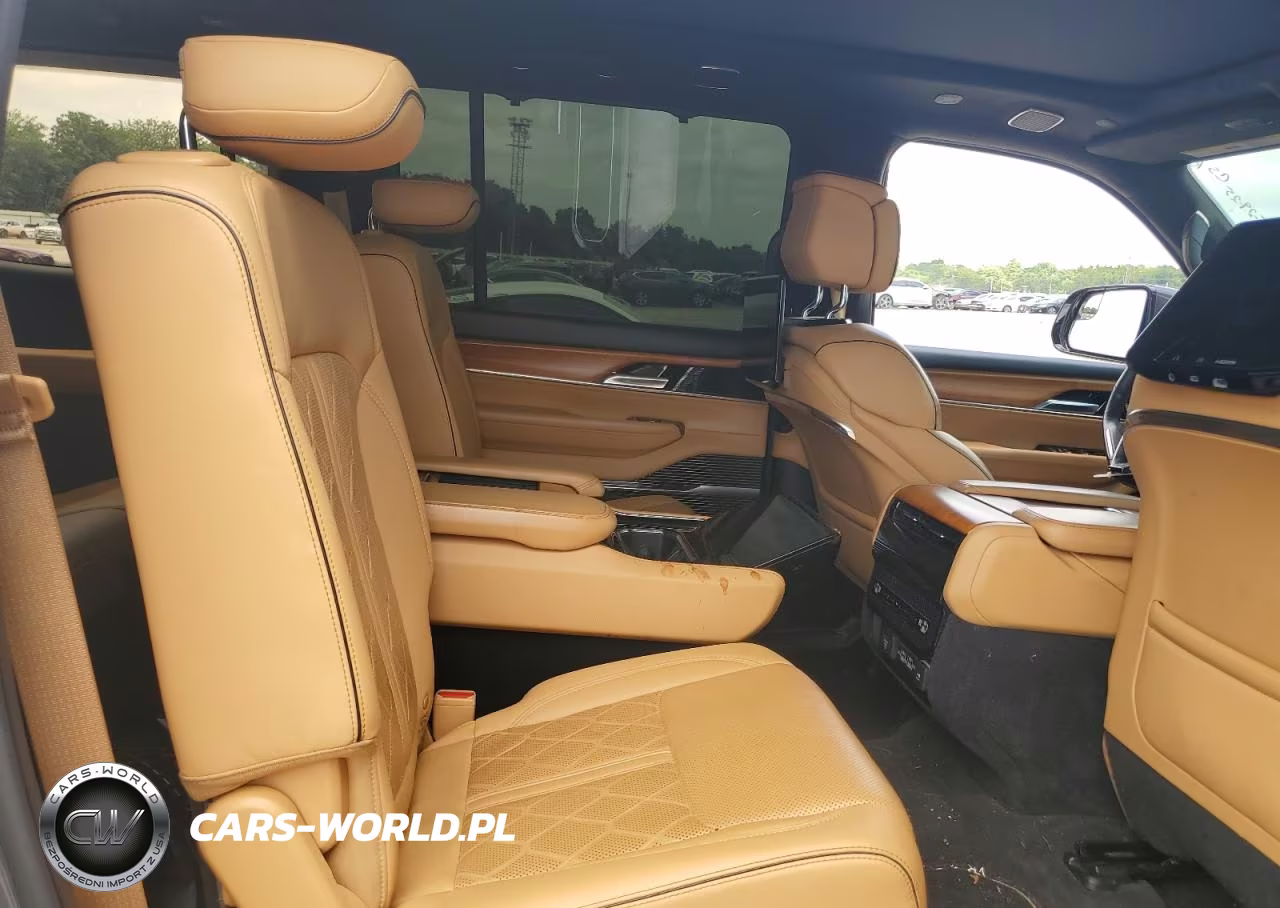 2022 Jeep Grand Wagoneer Series Iii VIN:1C4SJVGJ0NS101584 - 11