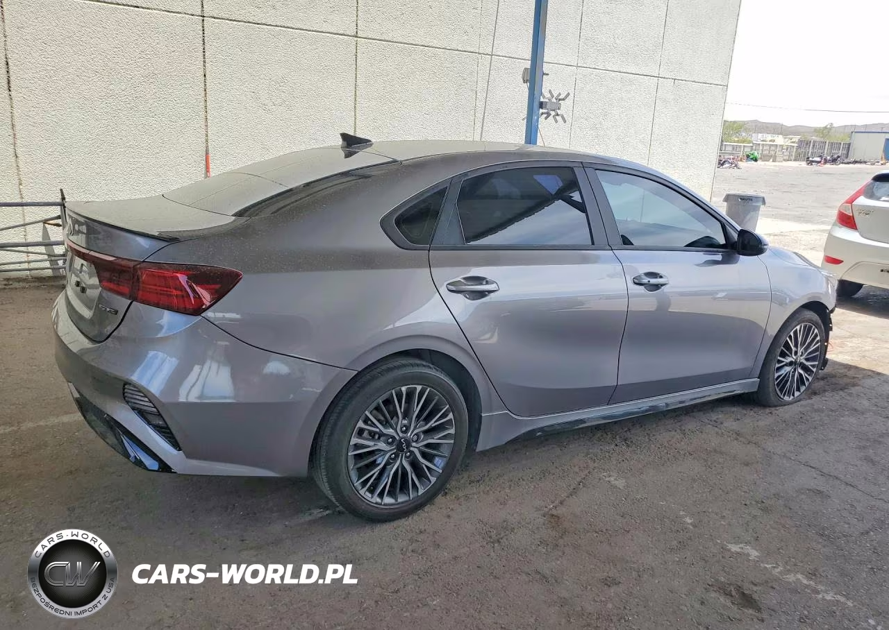 2024 Kia Forte Gt Line VIN:3KPF54AD1RE826283 - 3