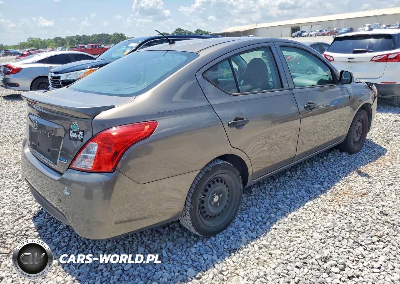 2015 Nissan Versa 1.6 S Plus VIN:3N1CN7AP2FL895962 - 3