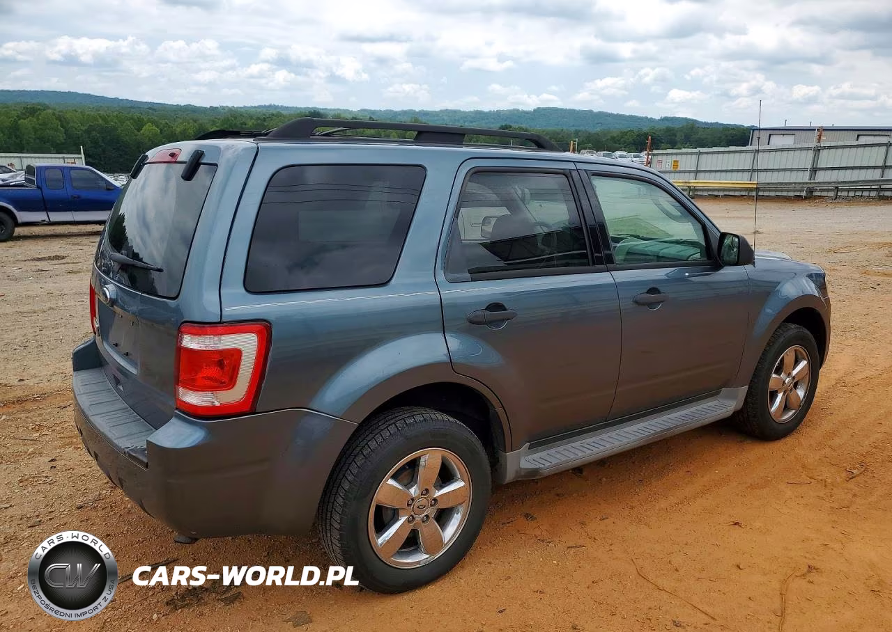 2010 Ford Escape Xlt VIN:1FMCU0D73AKD24618 - 3