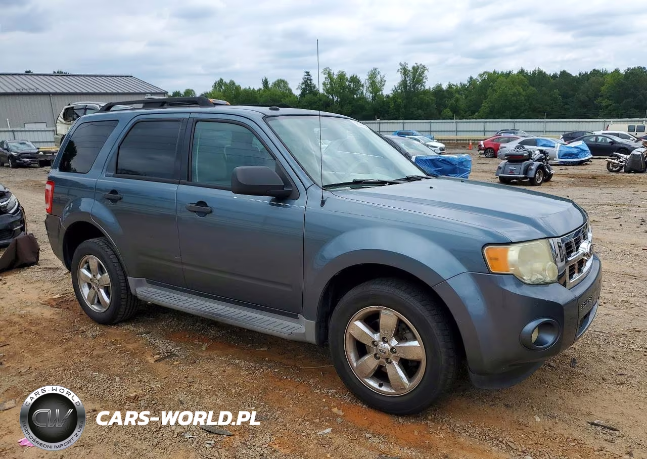2010 Ford Escape Xlt VIN:1FMCU0D73AKD24618 - 4