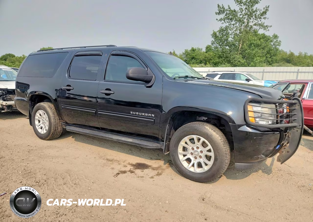 2010 Chevrolet Suburban K1500 Ls VIN:1GNUKHE39AR169550 - 4