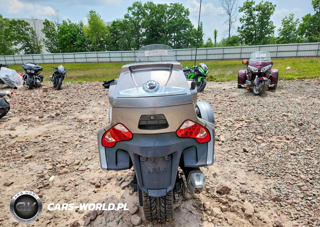 2012 Can-Am Spyder Roadster Rts VIN:2BXJBWC17CV000939 - 4