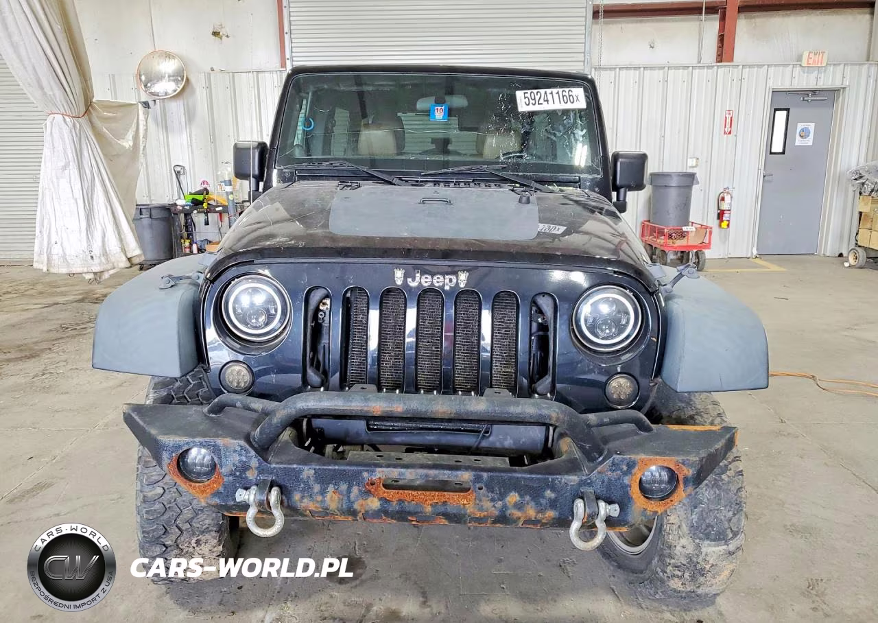 2011 Jeep Wrangler Unlimited Rubicon VIN:1J4HA6H16BL565252 - 5