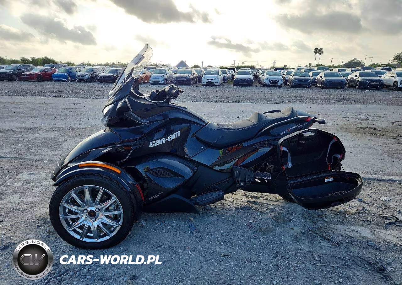 2014 Can-Am Spyder Roadster St VIN:2BXNCBC1XEV001478 - 3