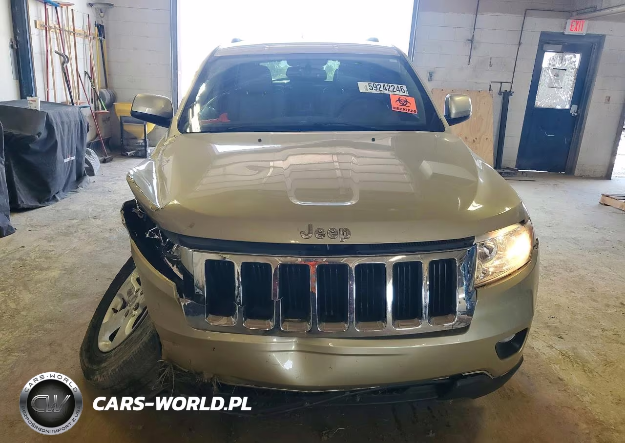 2011 Jeep Grand Cherokee Laredo VIN:1J4RR4GGXBC557761 - 5