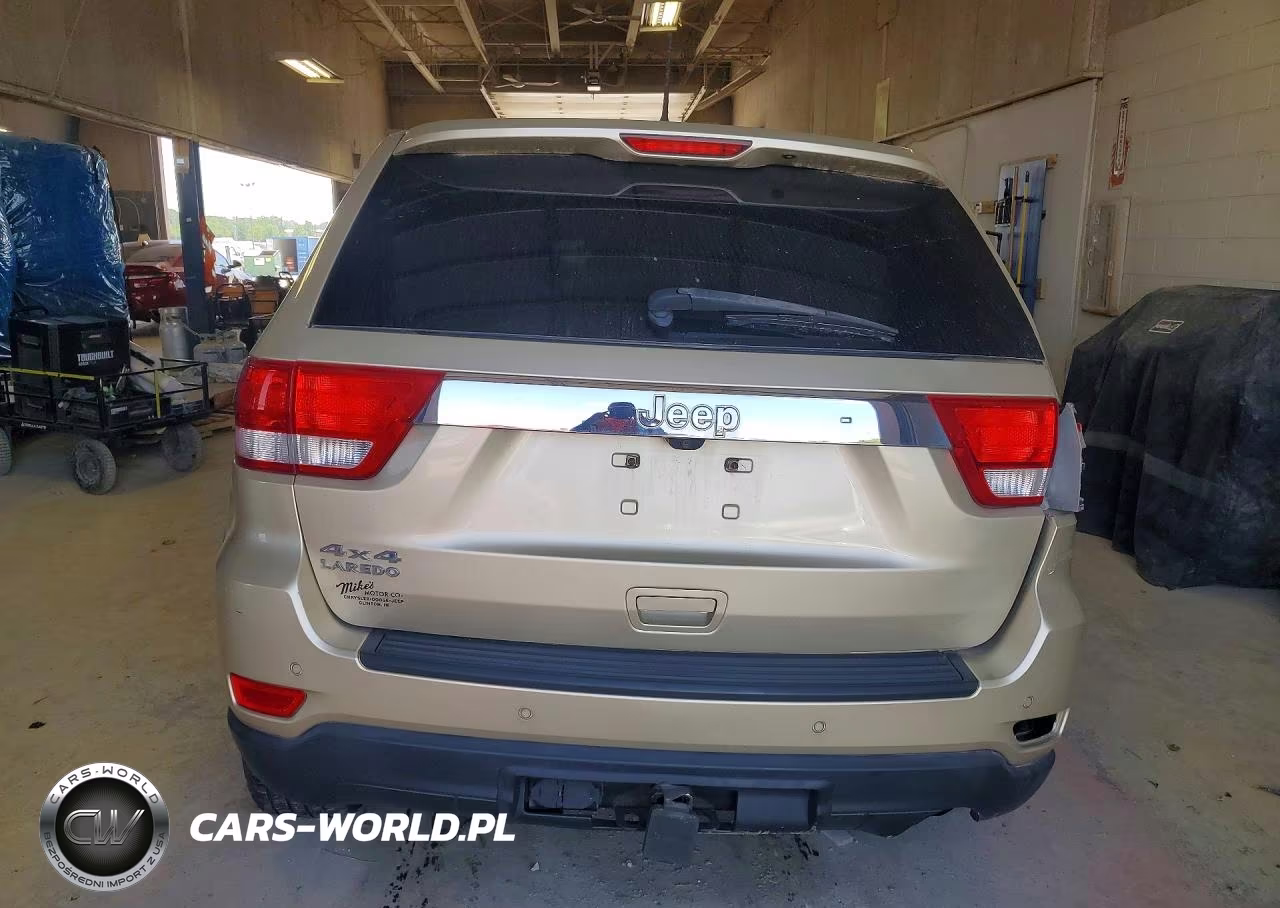 2011 Jeep Grand Cherokee Laredo VIN:1J4RR4GGXBC557761 - 6