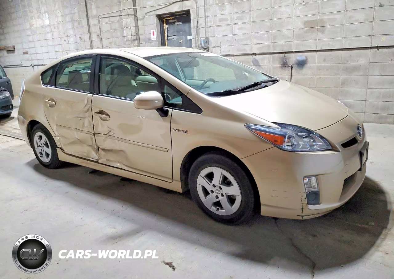 2011 Toyota Prius Four VIN:JTDKN3DU4B0301799 - 4