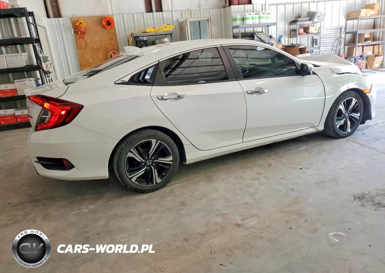 2017 Honda Civic Touring VIN:19XFC1F99HE031523 - 3