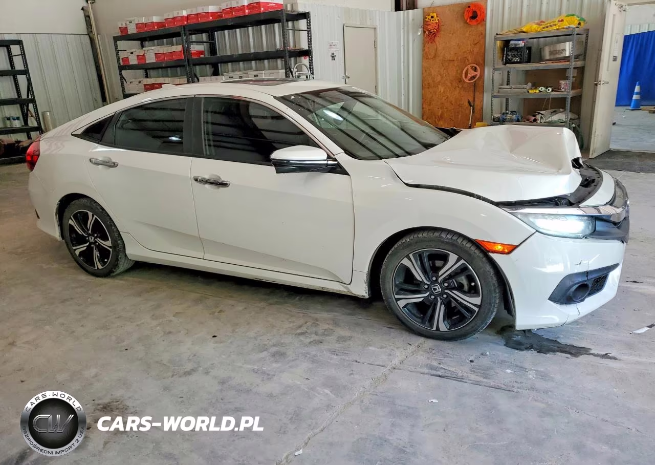 2017 Honda Civic Touring VIN:19XFC1F99HE031523 - 4