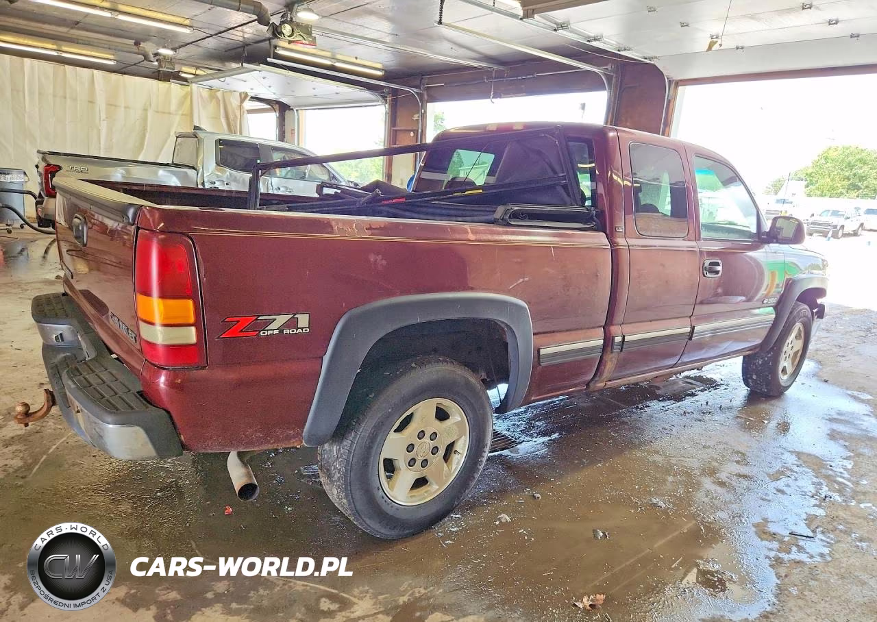 2002 Chevrolet Silverado K1500 VIN:2GCEK19V821352478 - 3